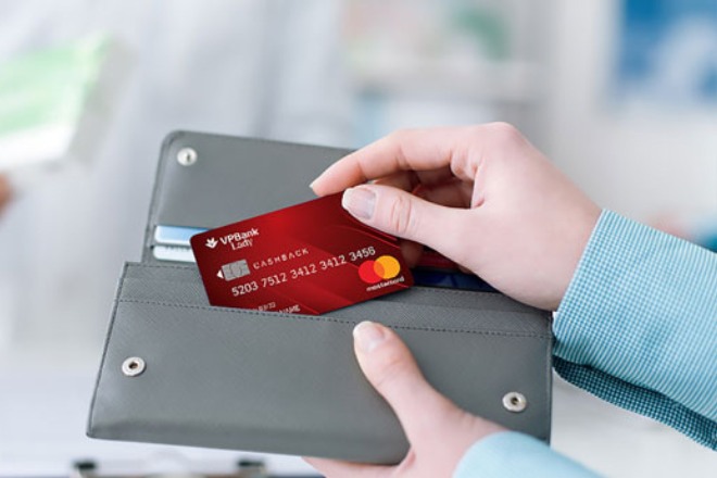 Quy trình vay tiền bằng thẻ tín dụng