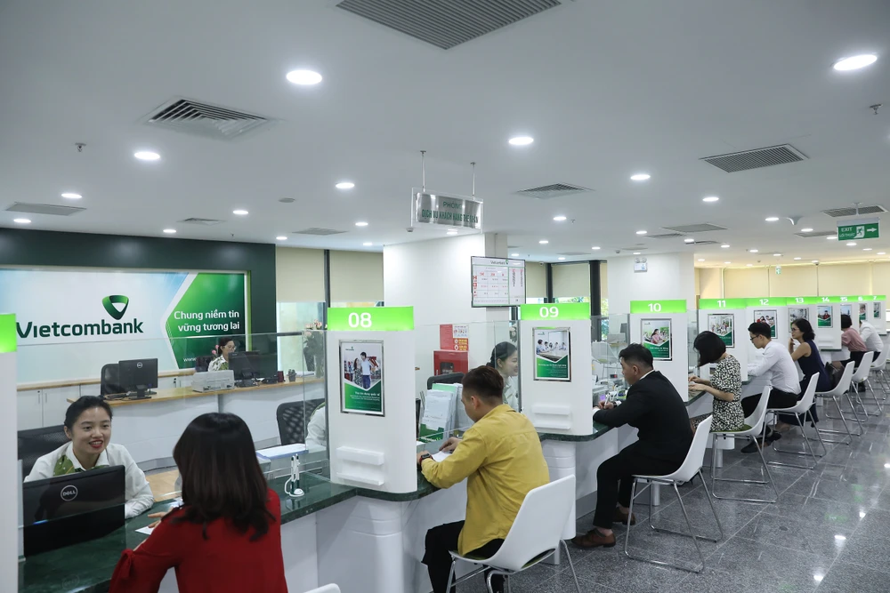 Vietcombank nhận 3 giải thưởng quốc tế về ngân hàng bán lẻ | Vietnam+  (VietnamPlus)