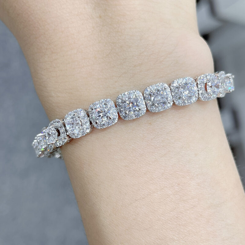 Vòng lắc kim cương nhân tạo bạch kim 750, 21g60, lắc đính kim cương vuông -  Trang sức Cirila Diamond